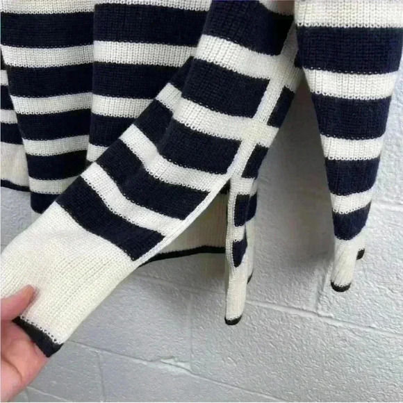 COS Roll neck sweater in white and black striped wool and cotton blend - Picture 6 of 12